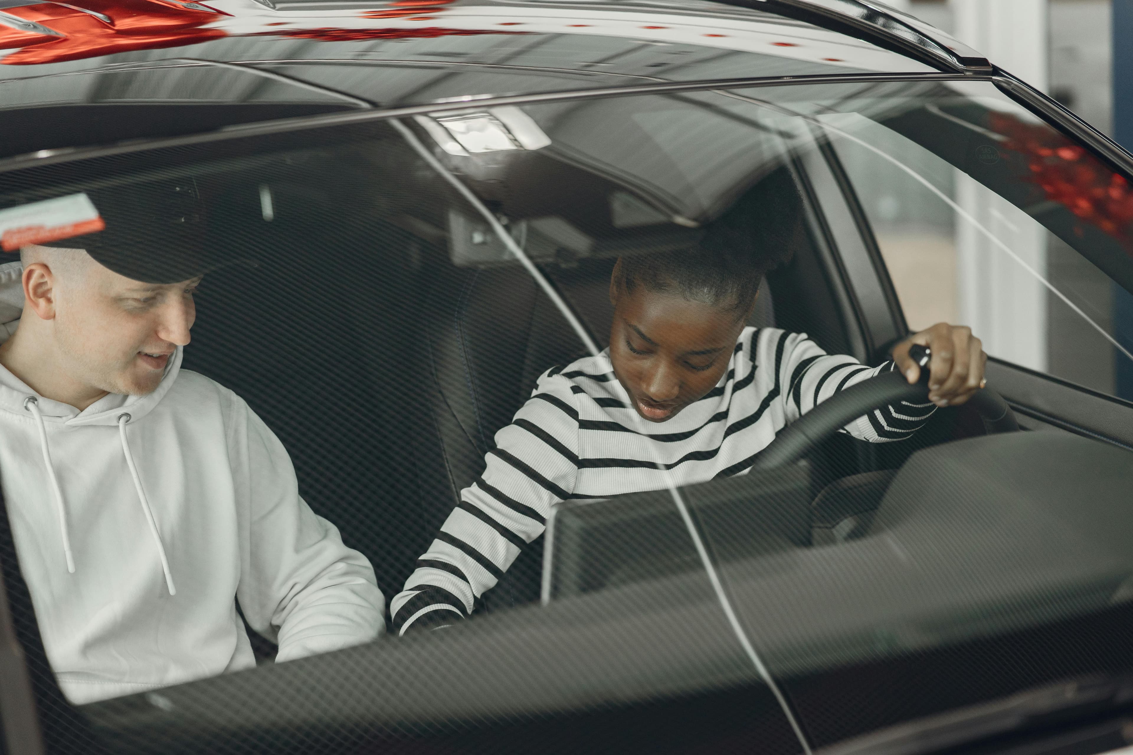 Why Choose a Female Driving Instructor in Edmonton: Benefits & What to Expect